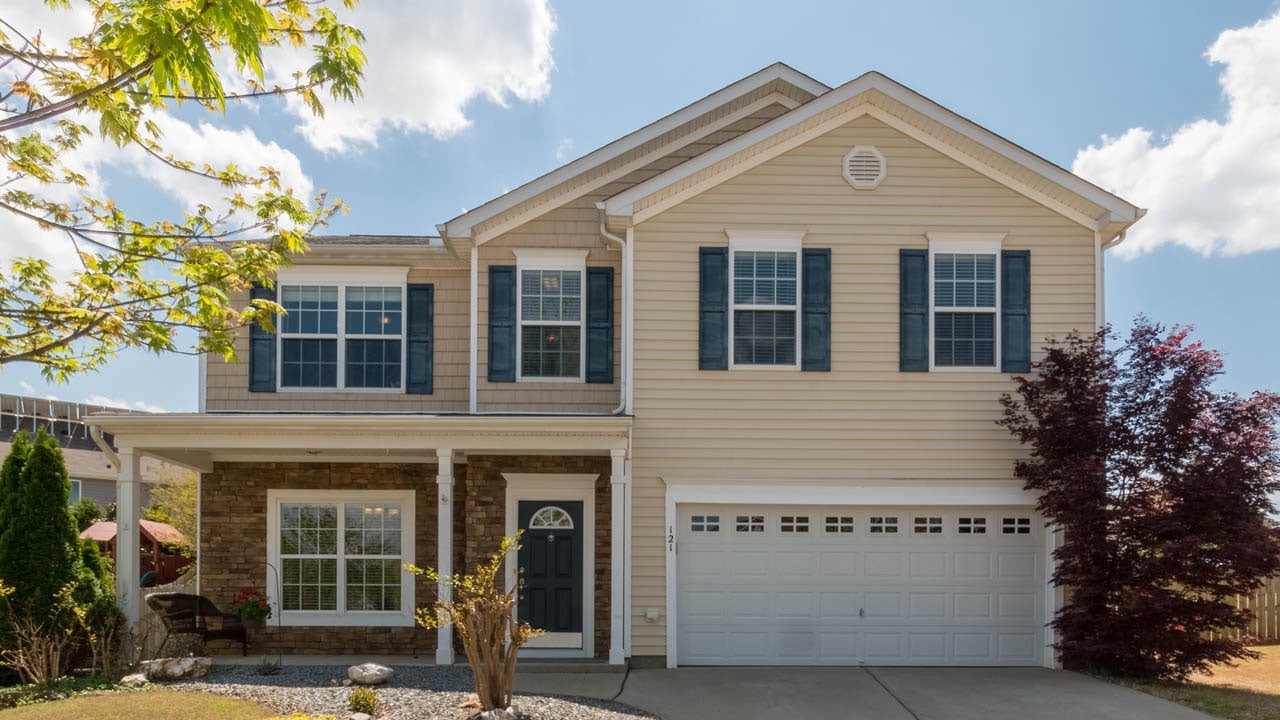121 Cobblebrook Court, Holly Springs, NC 27540 294,900 TruBlu